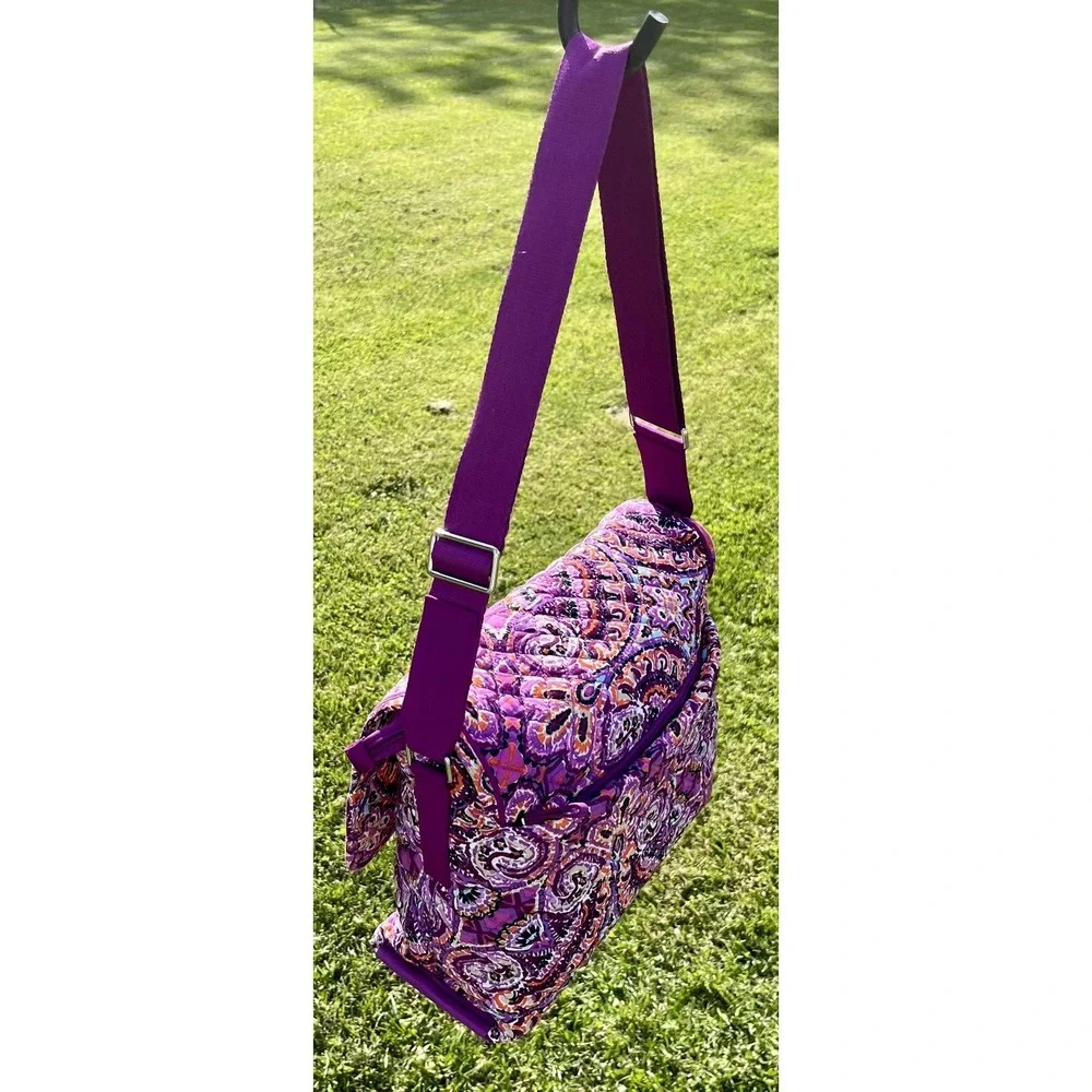 Vera‎ Bradley Iconic Messenger Bag Womens Medium Purple Dream Tapestry Crossbody
